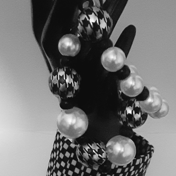 Houndstooth Accessories - Picture 15 of 16